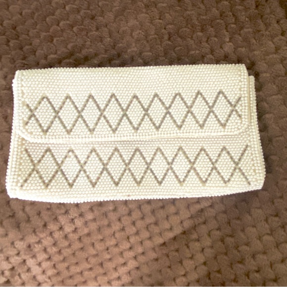 Vintage Faux Pearl Clutch - Picture 8 of 16